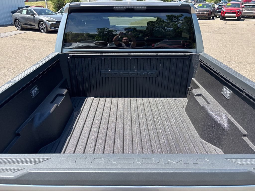 Certified 2026 Toyota Tacoma SR5 AWD/4WD image 16