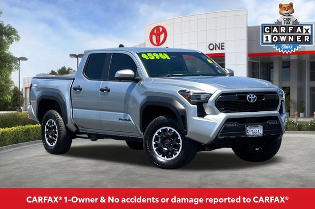 Used 2024 Toyota Tacoma TRD Off-Road w/ TRD Off Road Premium Package AWD/4WD image 2