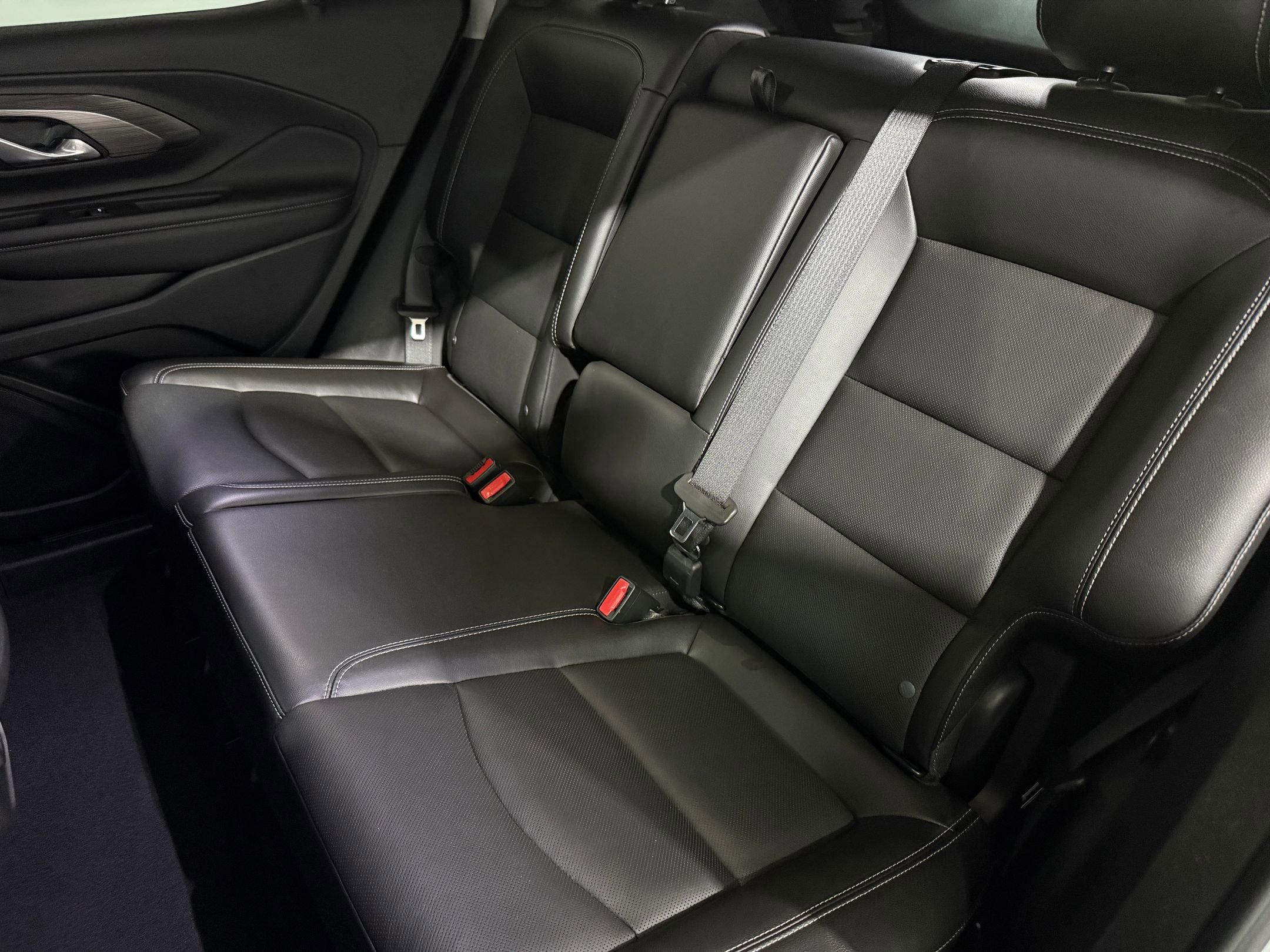 Used 2022 GMC Terrain SLT image 33