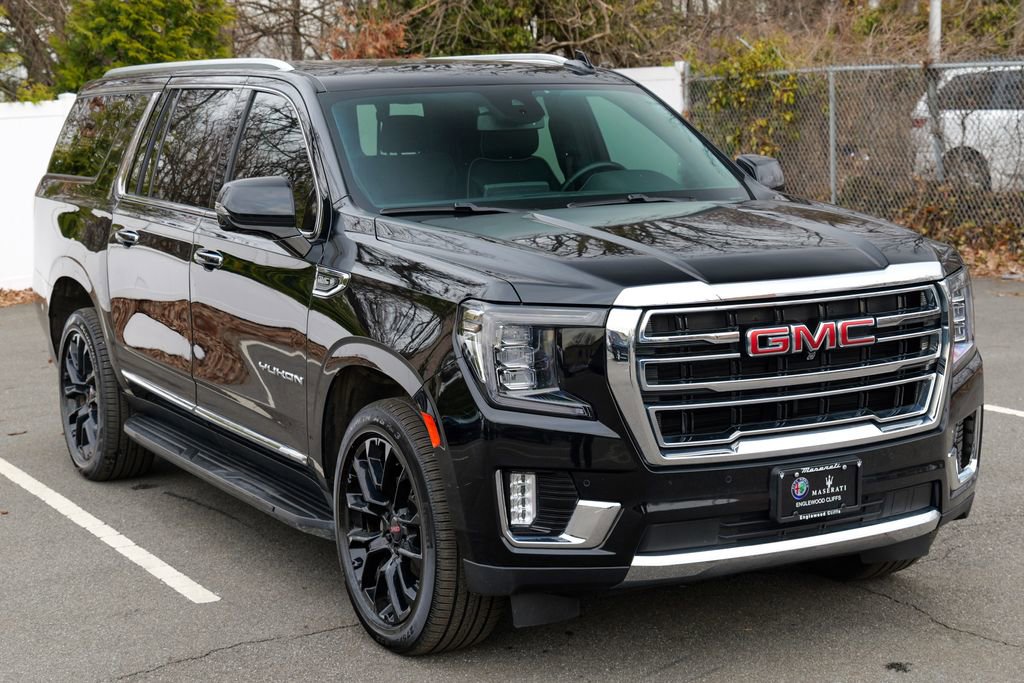 Used 2023 GMC Yukon XL SLT w/ SLT Premium Package image 9