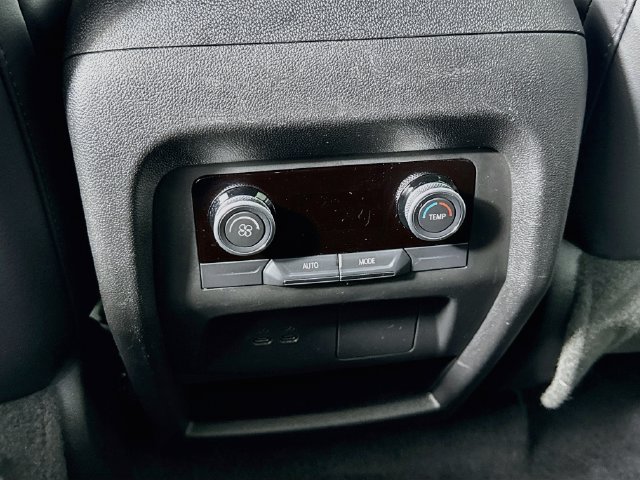 Used 2025 Buick Enclave Preferred FWD image 26