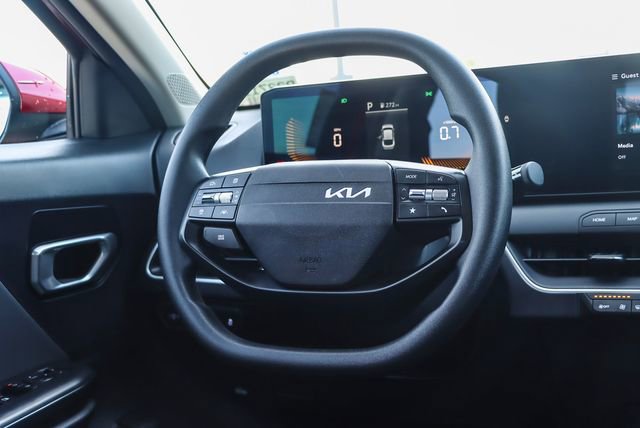 Used 2025 Kia K4 LXS image 17
