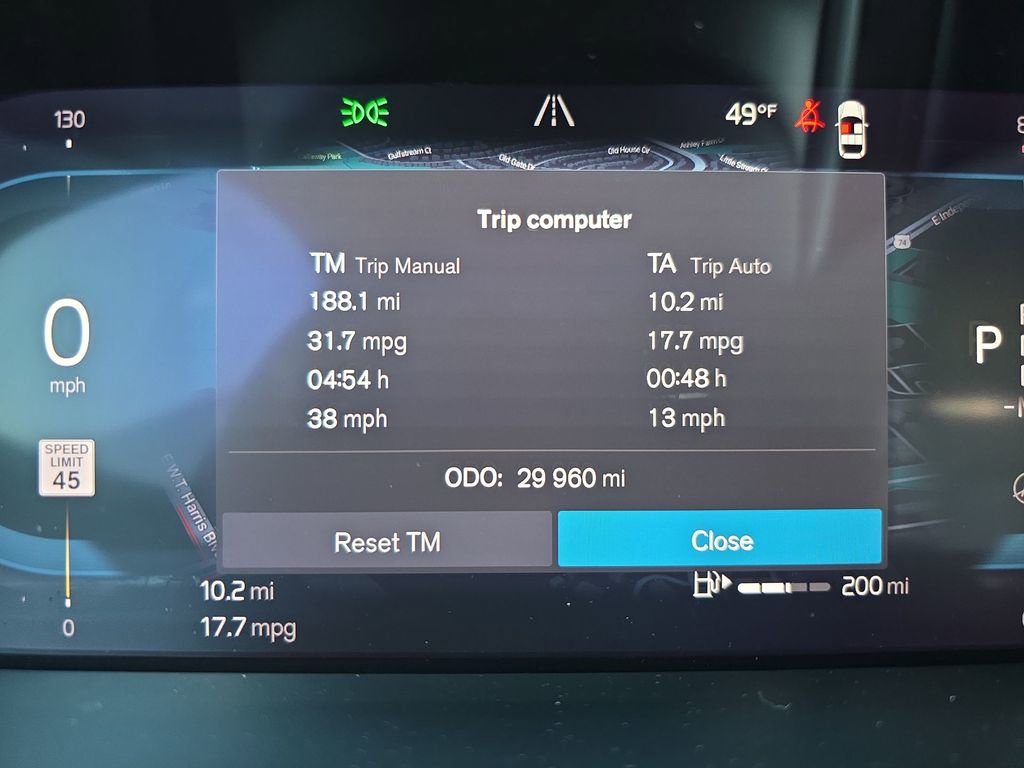 Certified 2023 Volvo XC40 B5 Plus w/ Driver Assist Package image 22