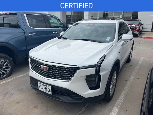 Used 2024 Cadillac XT4 Luxury w/ Cold Weather Package FWD image 2