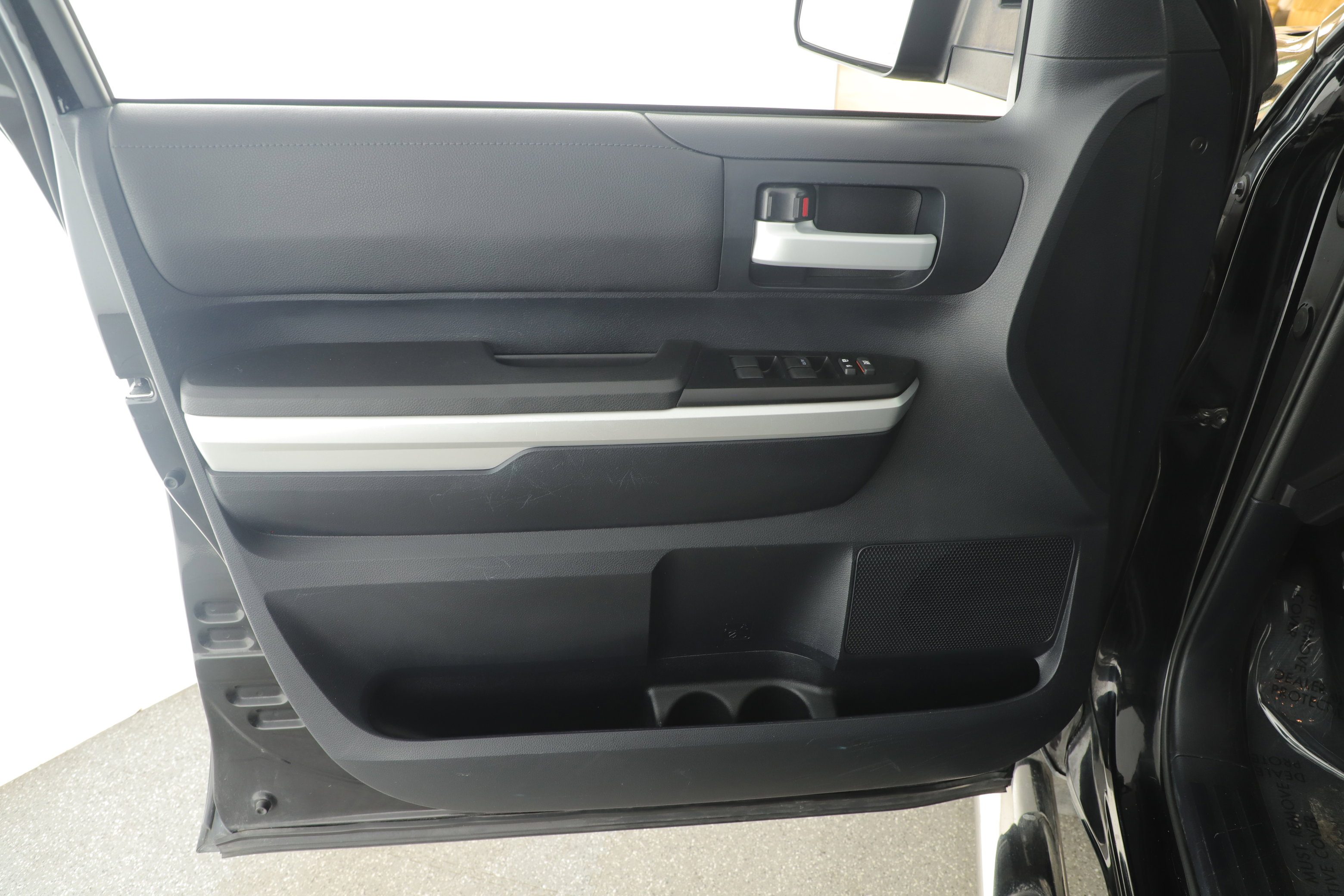 Used 2014 Toyota Tundra SR5 image 8