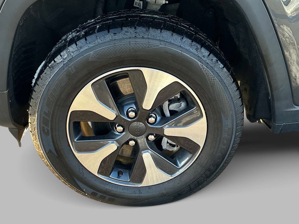 Used 2023 Jeep Grand Cherokee 4WD 4xe w/ Luxury Tech Group II image 17