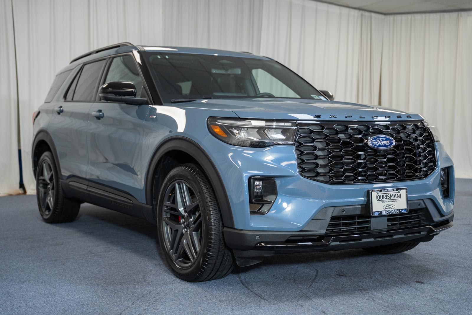 Certified 2025 Ford Explorer ST-Line w/ Premium Package AWD/4WD image 1