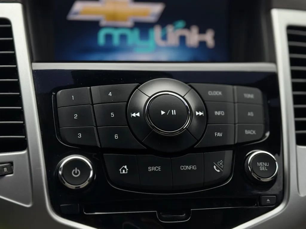 Used 2015 Chevrolet Cruze LT w/ Sun, Sound and Sport Package image 17