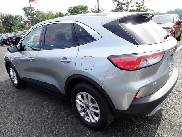 Used 2022 Ford Escape SE w/ Cold Weather Package image 5