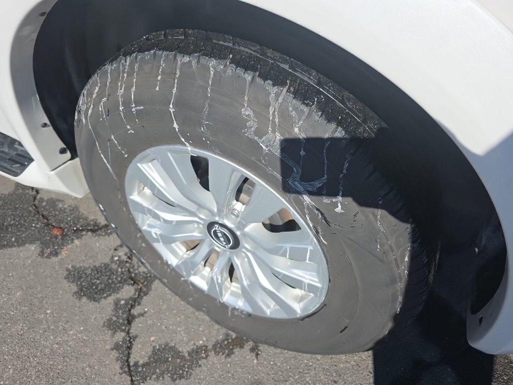 Used 2023 Nissan Armada SV image 10