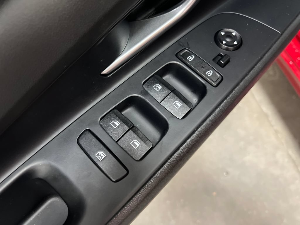 Used 2023 Hyundai Elantra Limited FWD image 13
