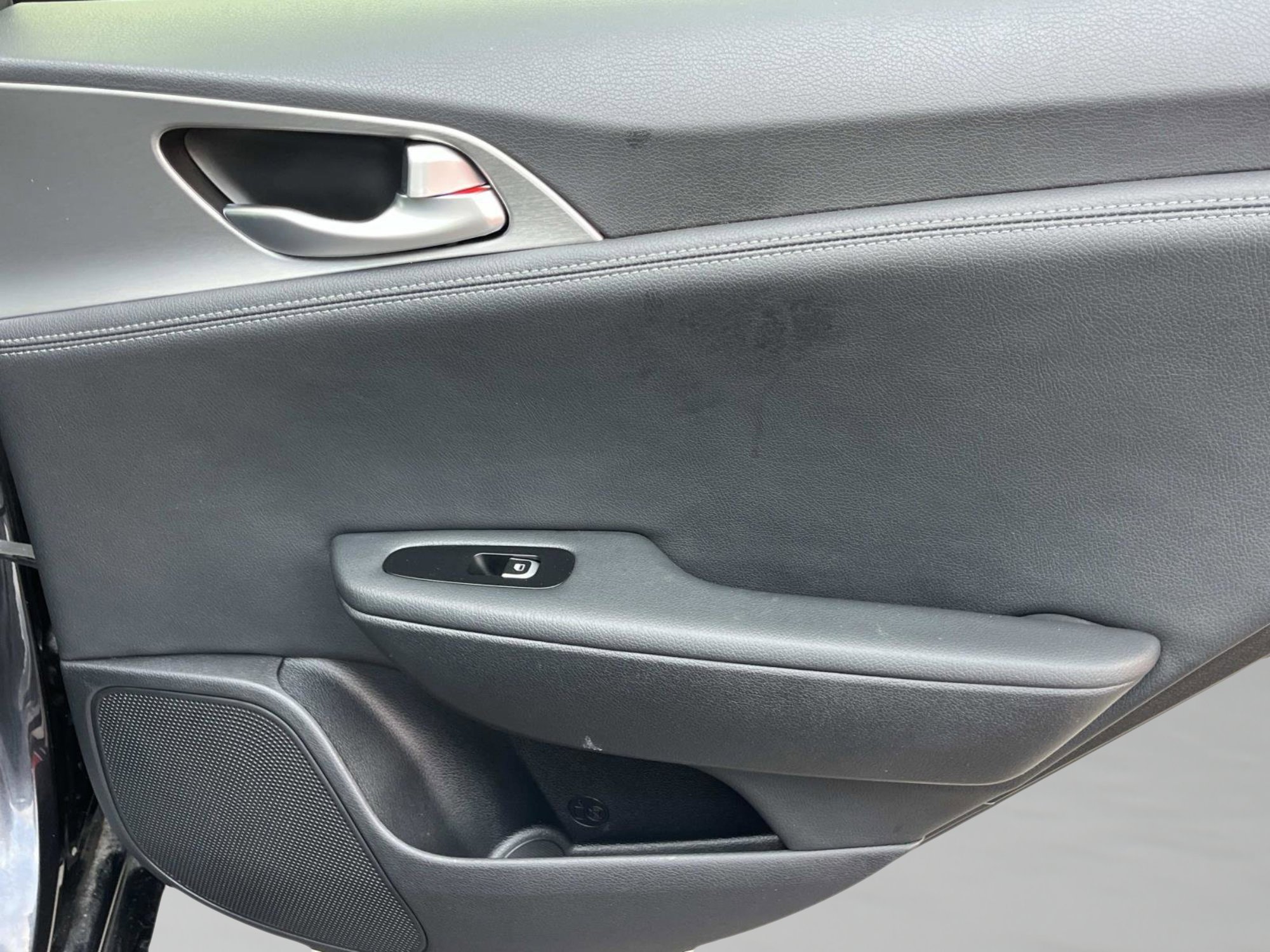 Used 2019 Kia Stinger GT image 31