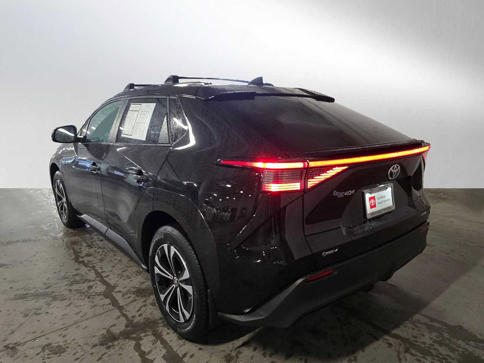 Used 2024 Toyota bZ4X XLE image 5