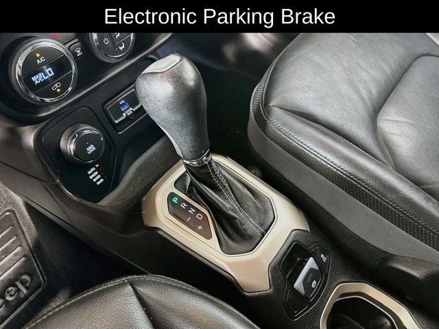 Used 2015 Jeep Renegade Limited w/ Safety & Security Group I AWD/4WD image 27