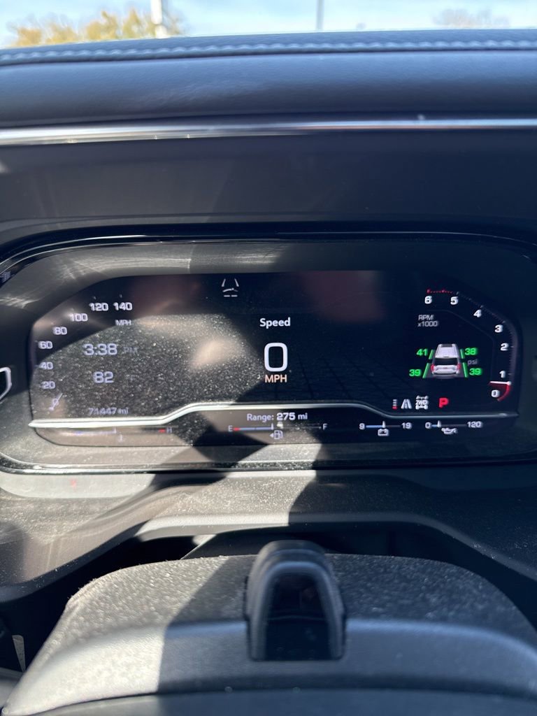 Used 2023 GMC Yukon XL Denali Ultimate image 9