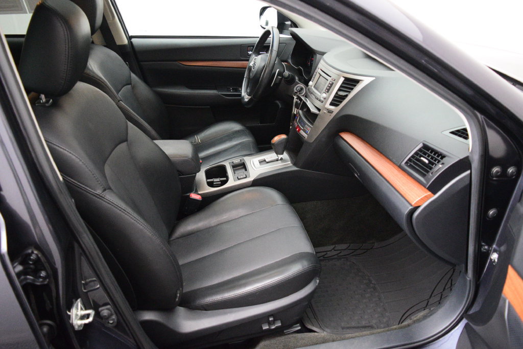 Used 2013 Subaru Outback 2.5i Limited w/ Moonroof Pkg AWD/4WD image 17