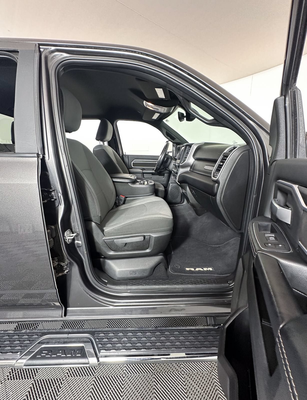 Used 2024 RAM 2500 Big Horn AWD/4WD image 5