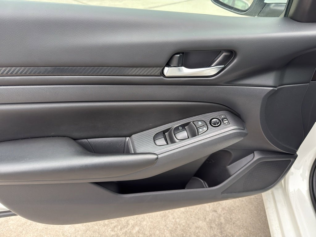 Used 2022 Nissan Altima 2.5 S FWD image 9