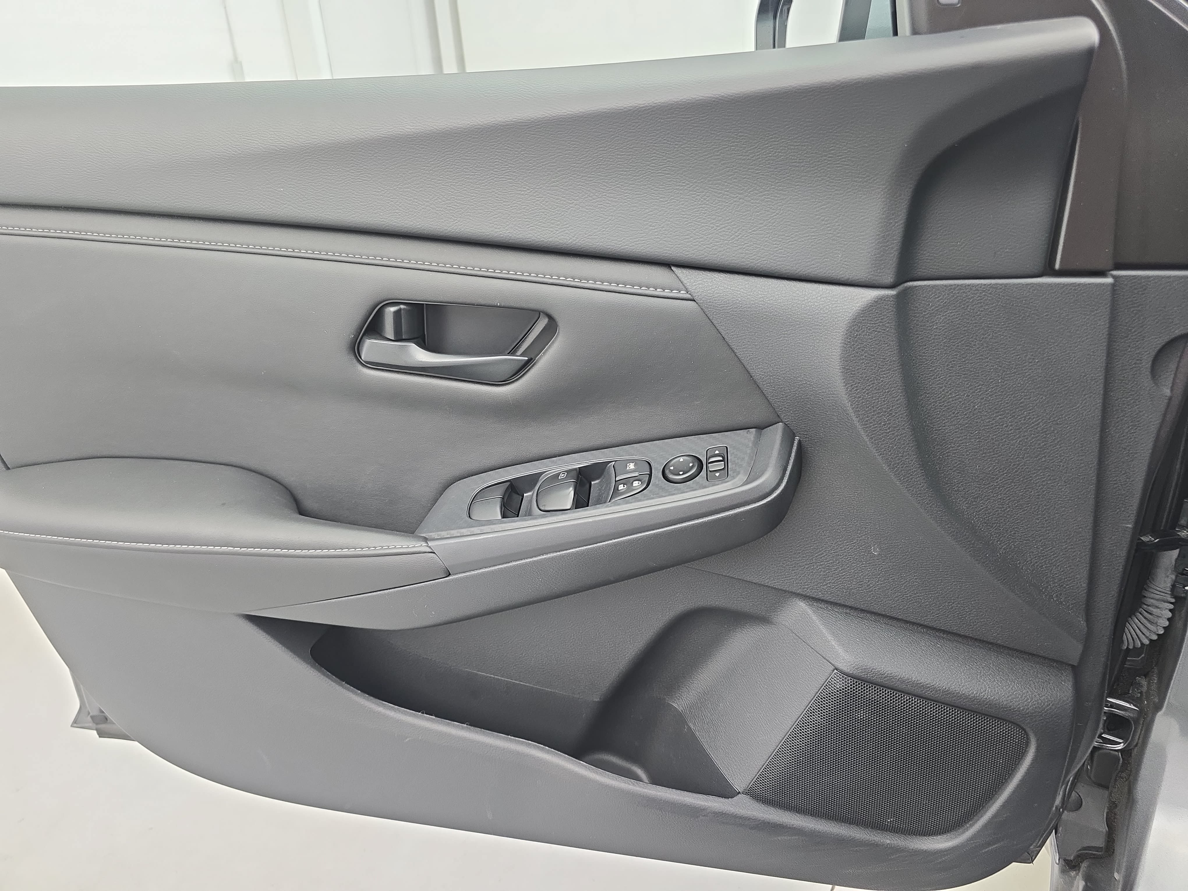 Used 2025 Nissan Sentra S FWD image 26