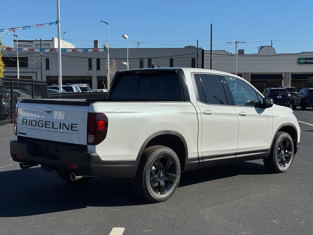 New 2026 Honda Ridgeline Black Edition image 3