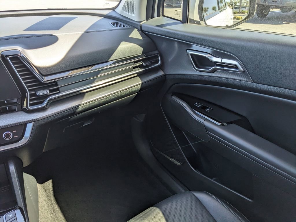 Certified 2025 Kia Sportage SX image 18
