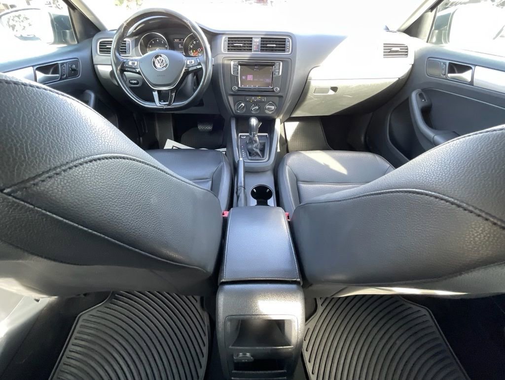 Used 2017 Volkswagen Jetta SE image 29