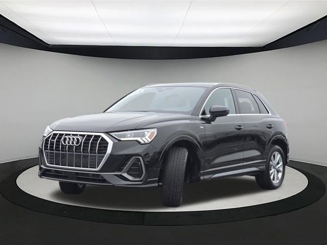 Certified 2025 Audi Q3 2.0T Premium w/ Convenience Package AWD/4WD image 3