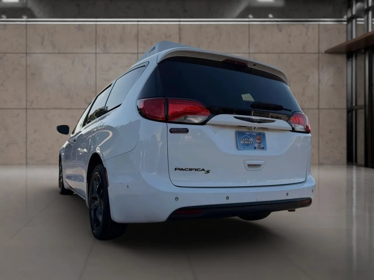Used 2019 Chrysler Pacifica Touring-L Plus w/ Advanced Safetytec Group FWD image 9