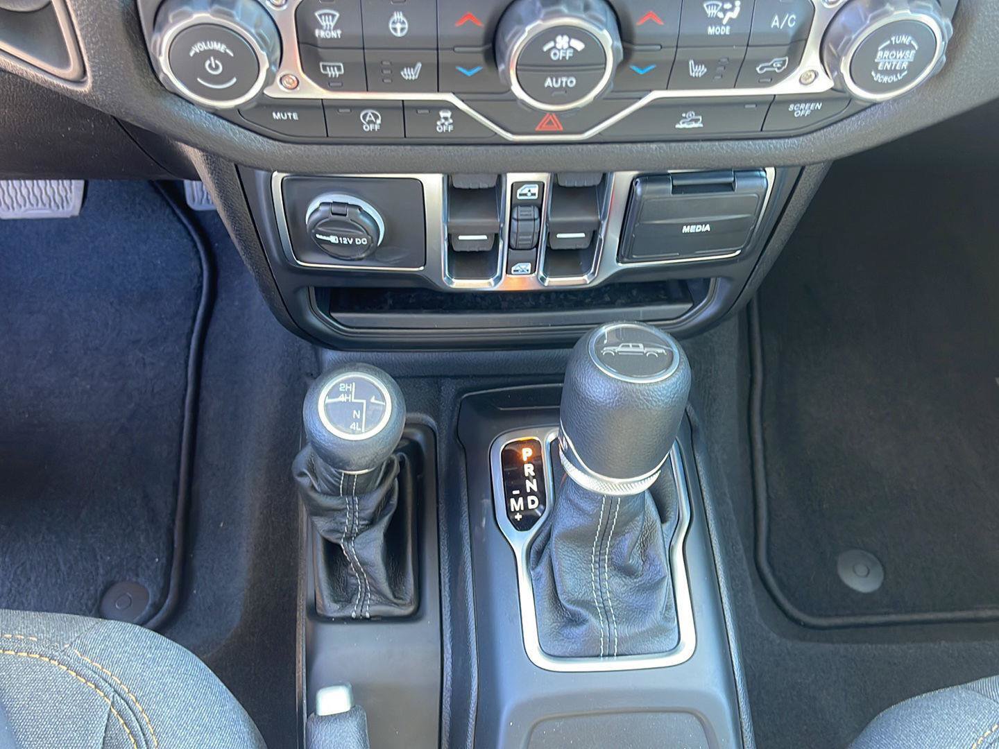 New 2026 Jeep Gladiator Sport AWD/4WD image 19
