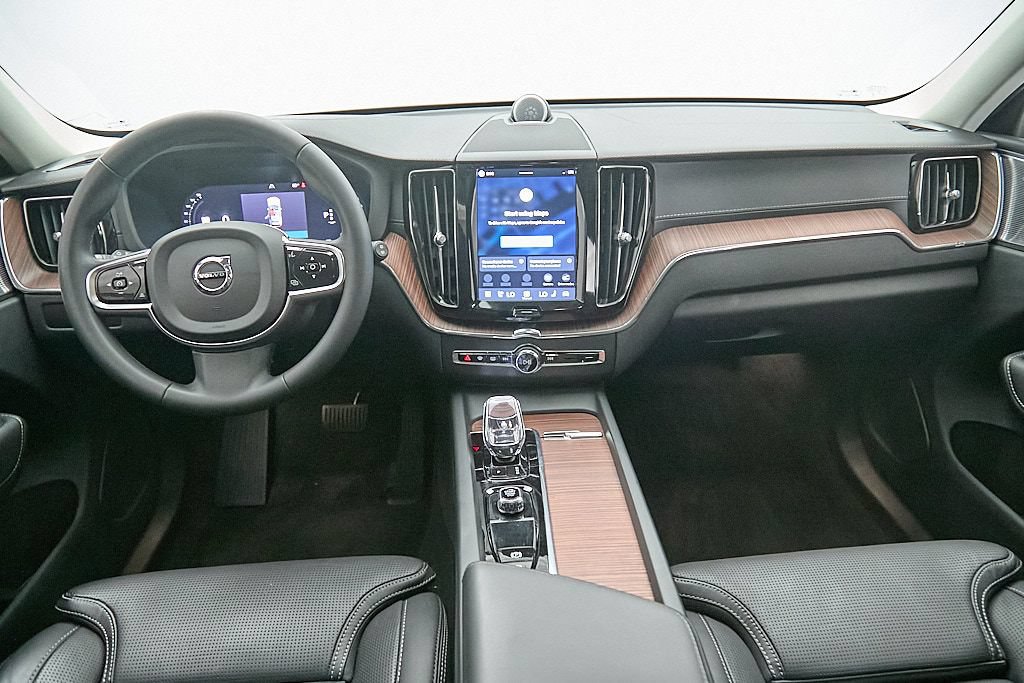 Certified 2024 Volvo XC60 B5 Ultimate w/ Climate Package AWD/4WD image 26