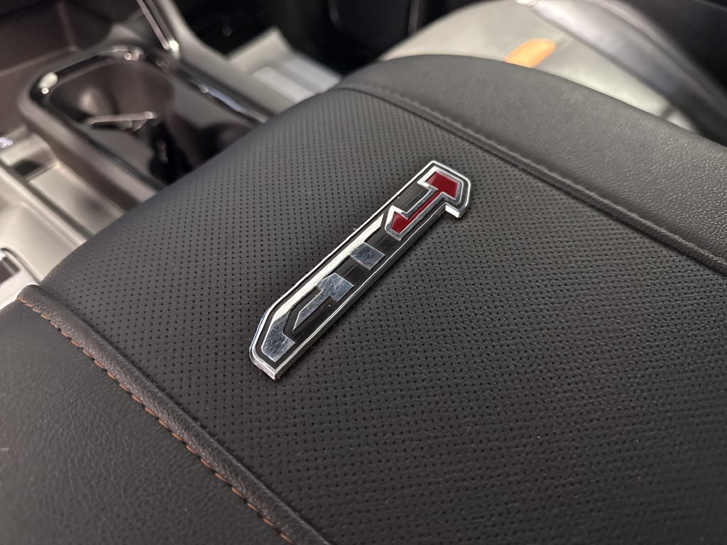 Used 2024 GMC Sierra 2500 AT4 w/ AT4 Premium Plus Package AWD/4WD image 25