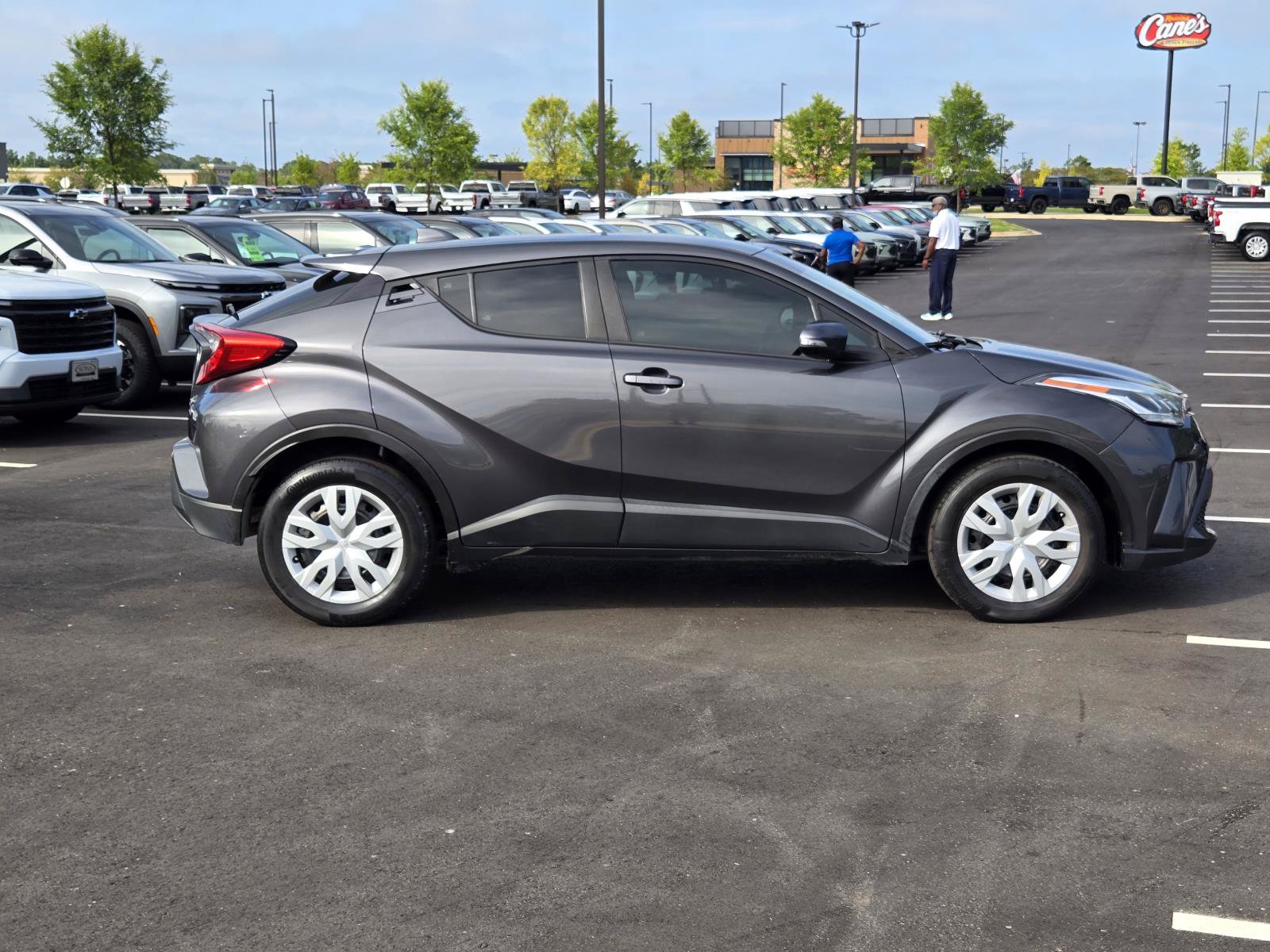 Used 2021 Toyota C-HR LE FWD image 8