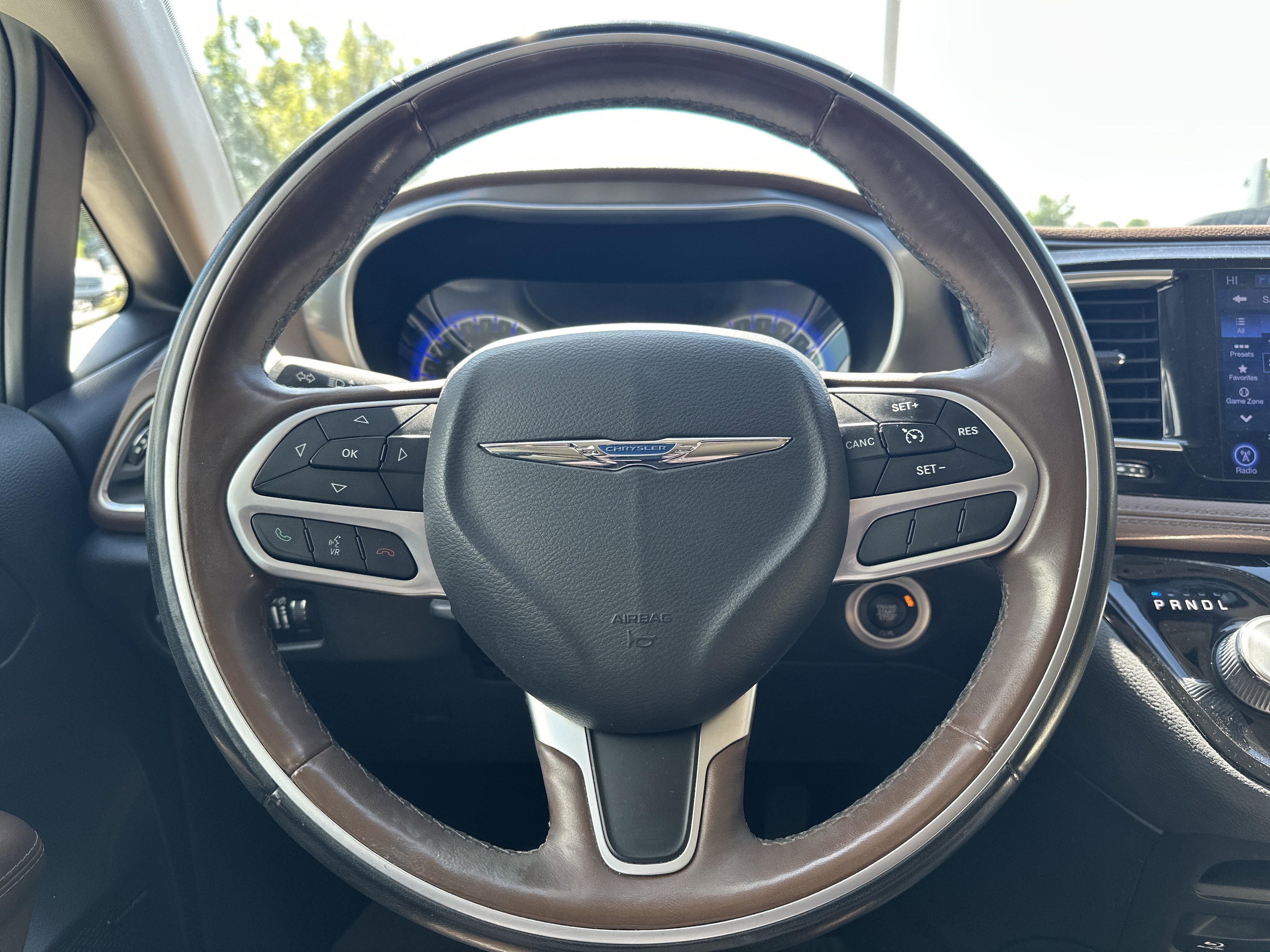 Used 2017 Chrysler Pacifica Limited FWD image 14