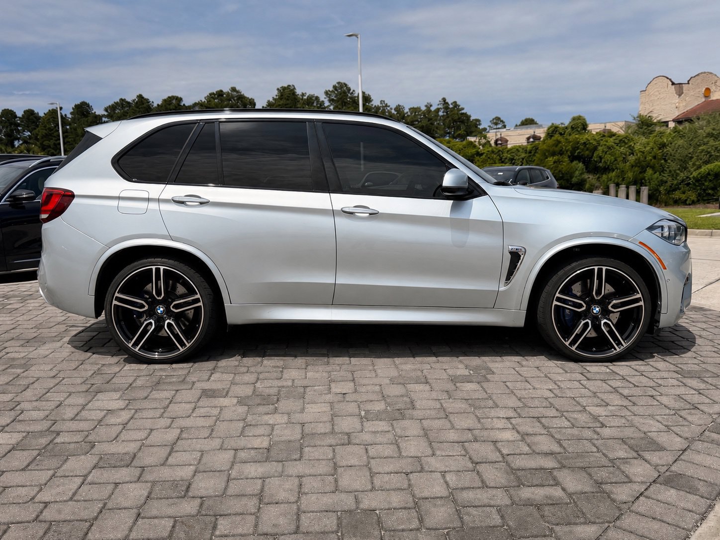 Used 2018 BMW X5 M AWD/4WD image 8