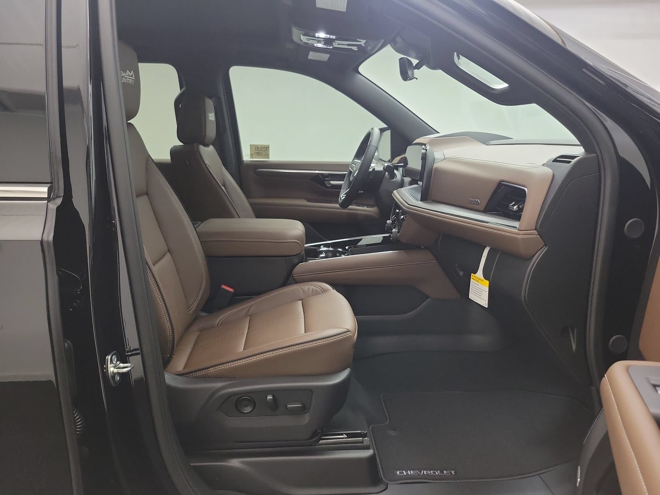 New 2026 Chevrolet Suburban High Country AWD/4WD image 25