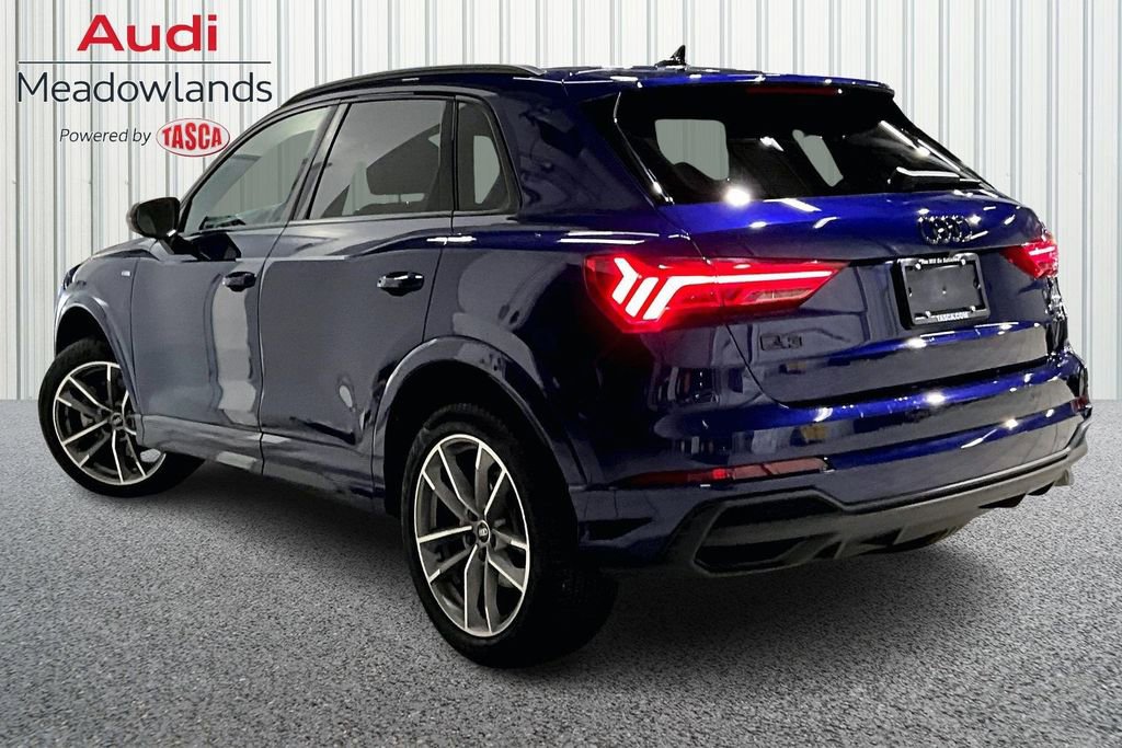 Certified 2025 Audi Q3 2.0T Premium w/ Convenience Package image 4