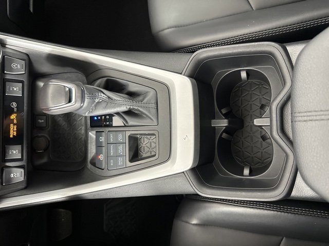 Used 2022 Toyota RAV4 XLE Premium image 18