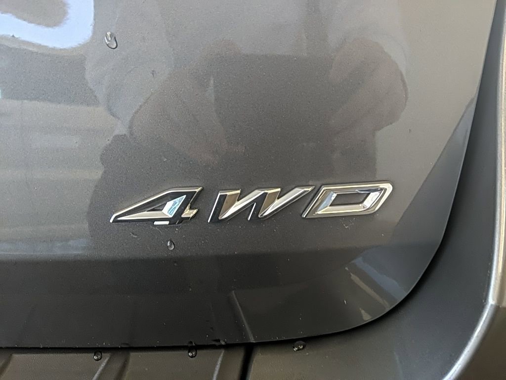 Used 2022 Ford Explorer XLT w/ Equipment Group 202A image 9