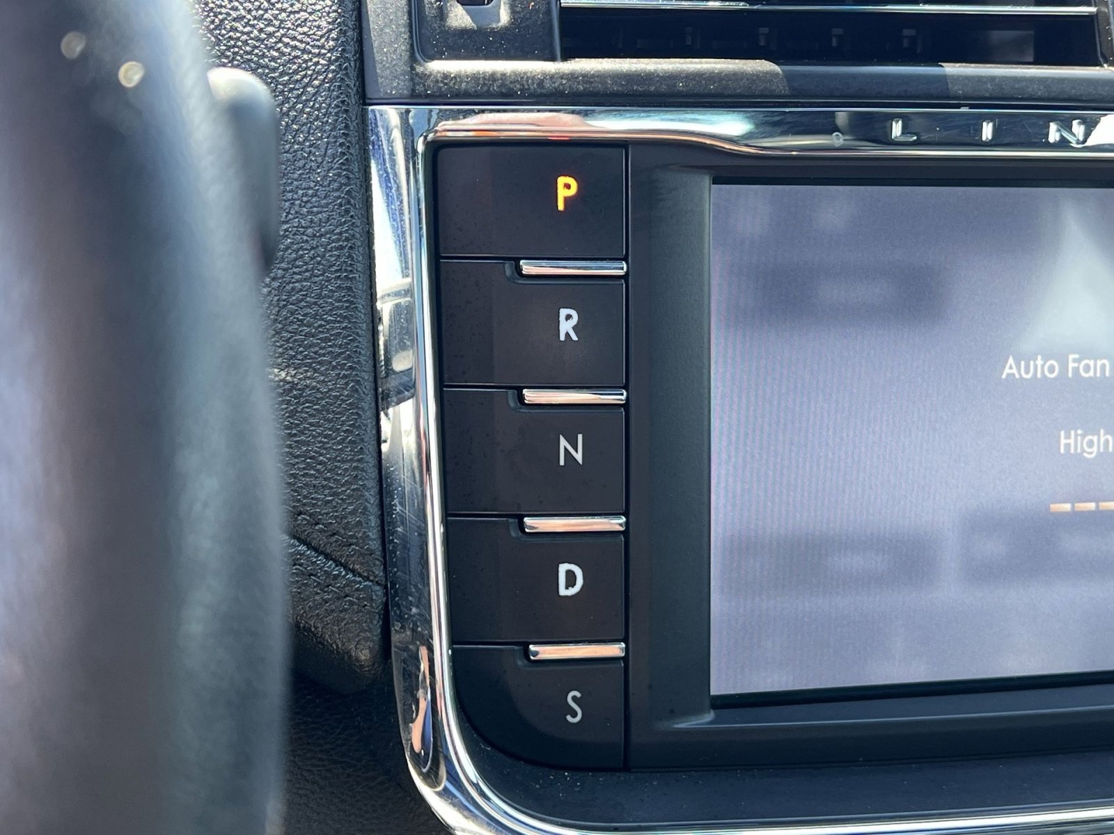 Used 2020 Lincoln Continental AWD w/ Premium Package image 28