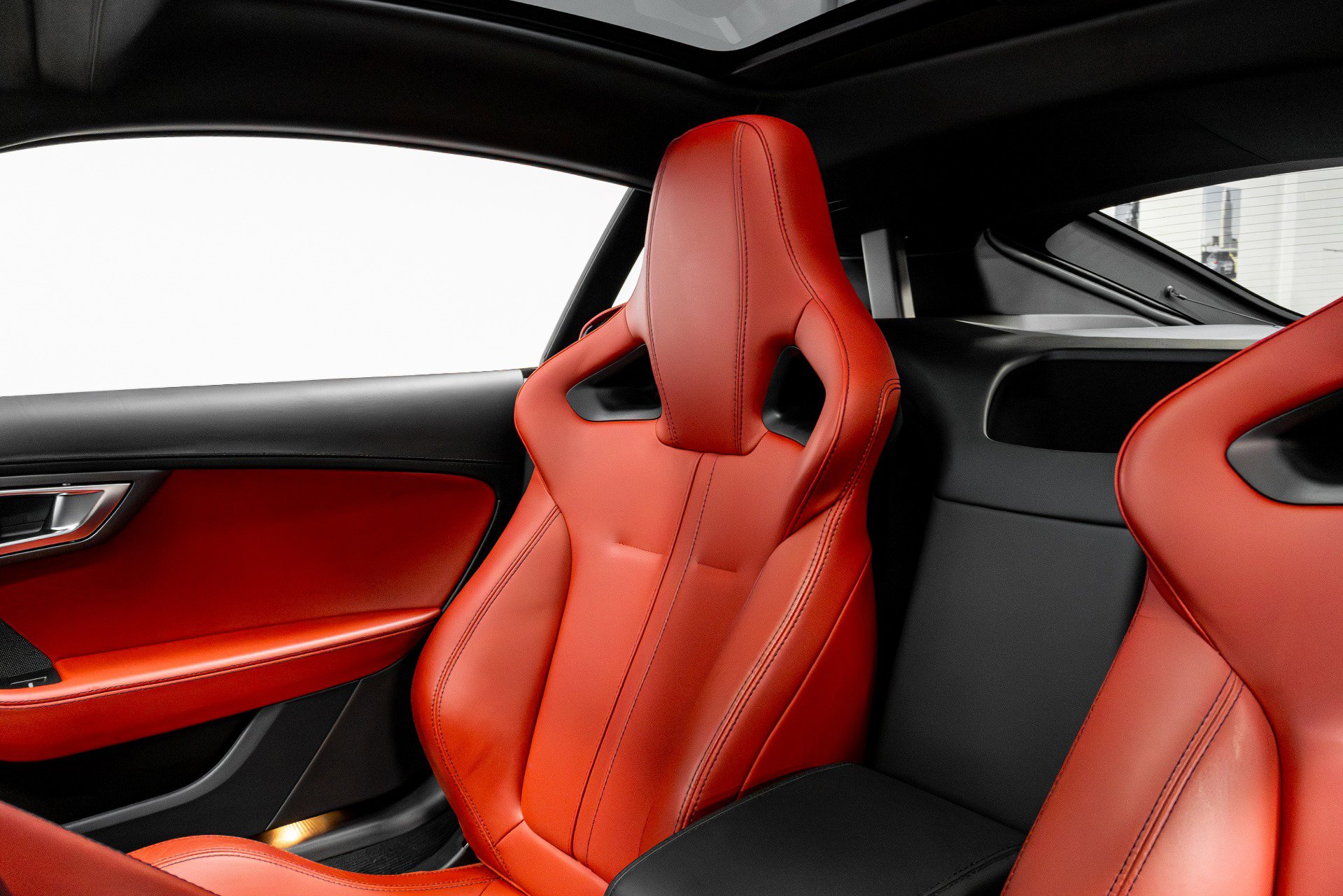 Used 2016 Jaguar F-TYPE S image 10