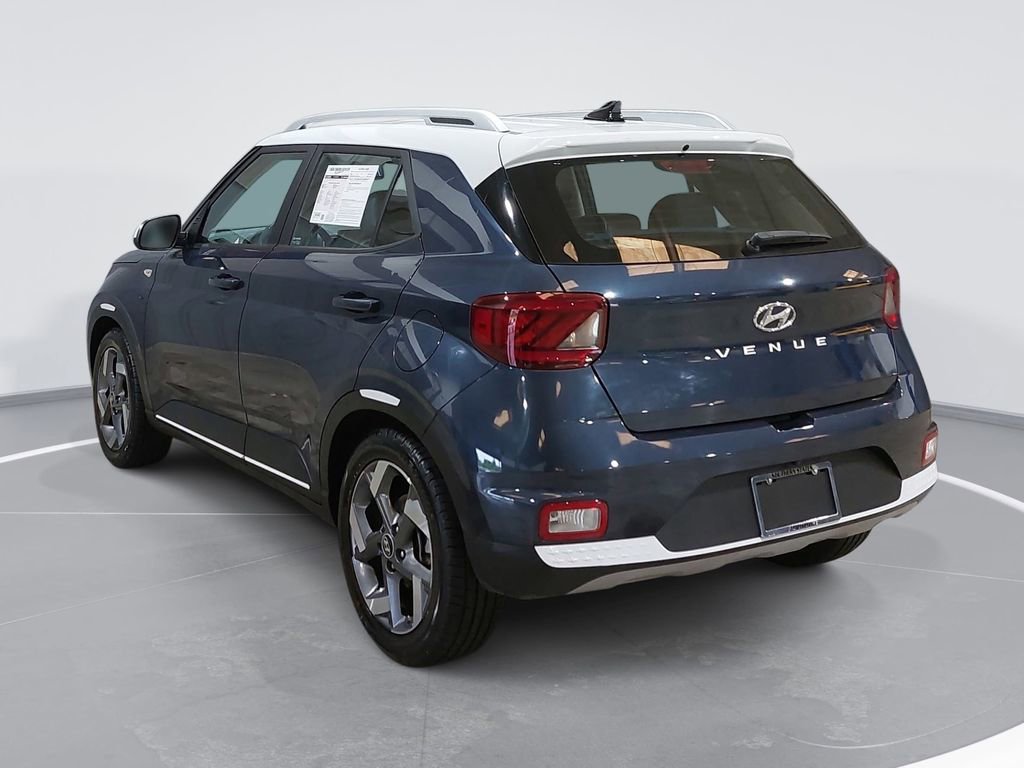 Used 2022 Hyundai Venue Limited FWD image 7