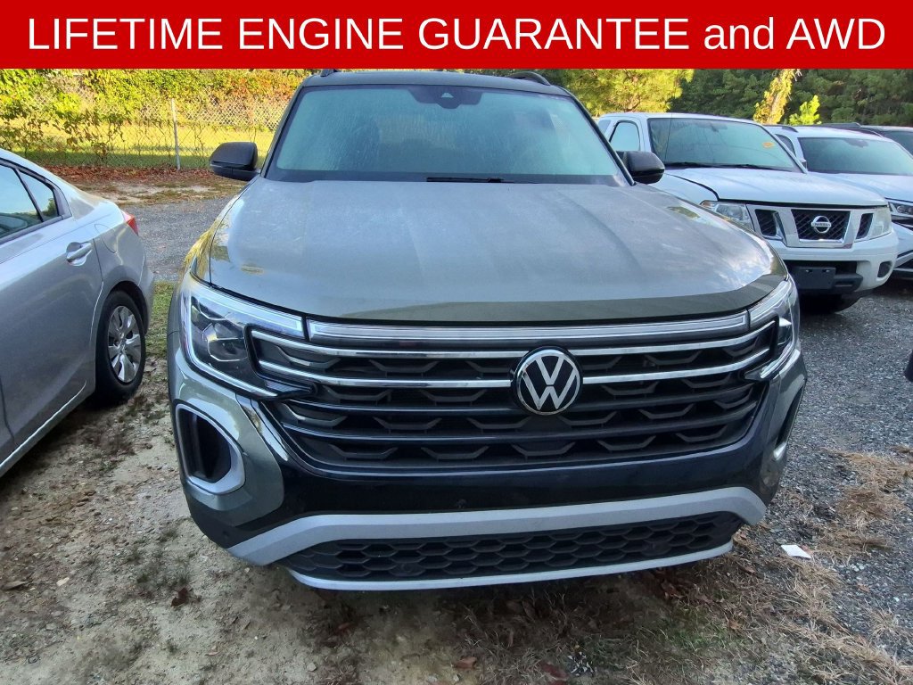 Used 2024 Volkswagen Atlas Peak Edition SE AWD/4WD image 4