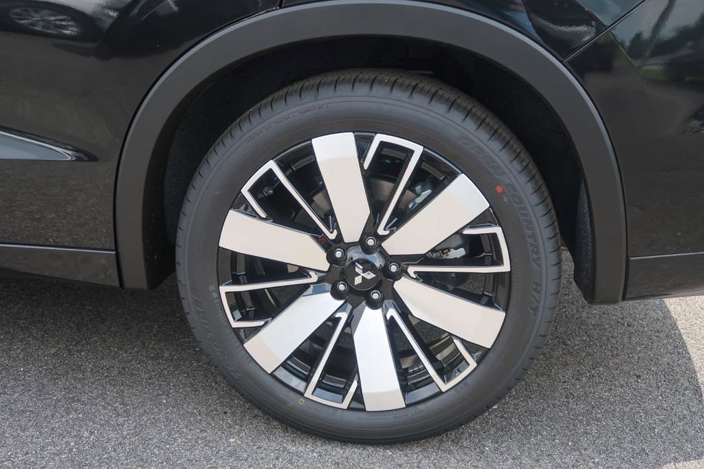 New 2025 Mitsubishi Outlander AWD image 14