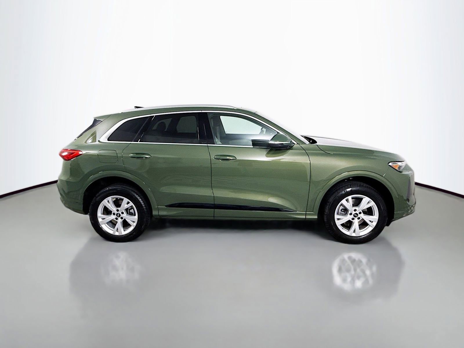 Used 2025 Audi Q5 Premium AWD/4WD image 8