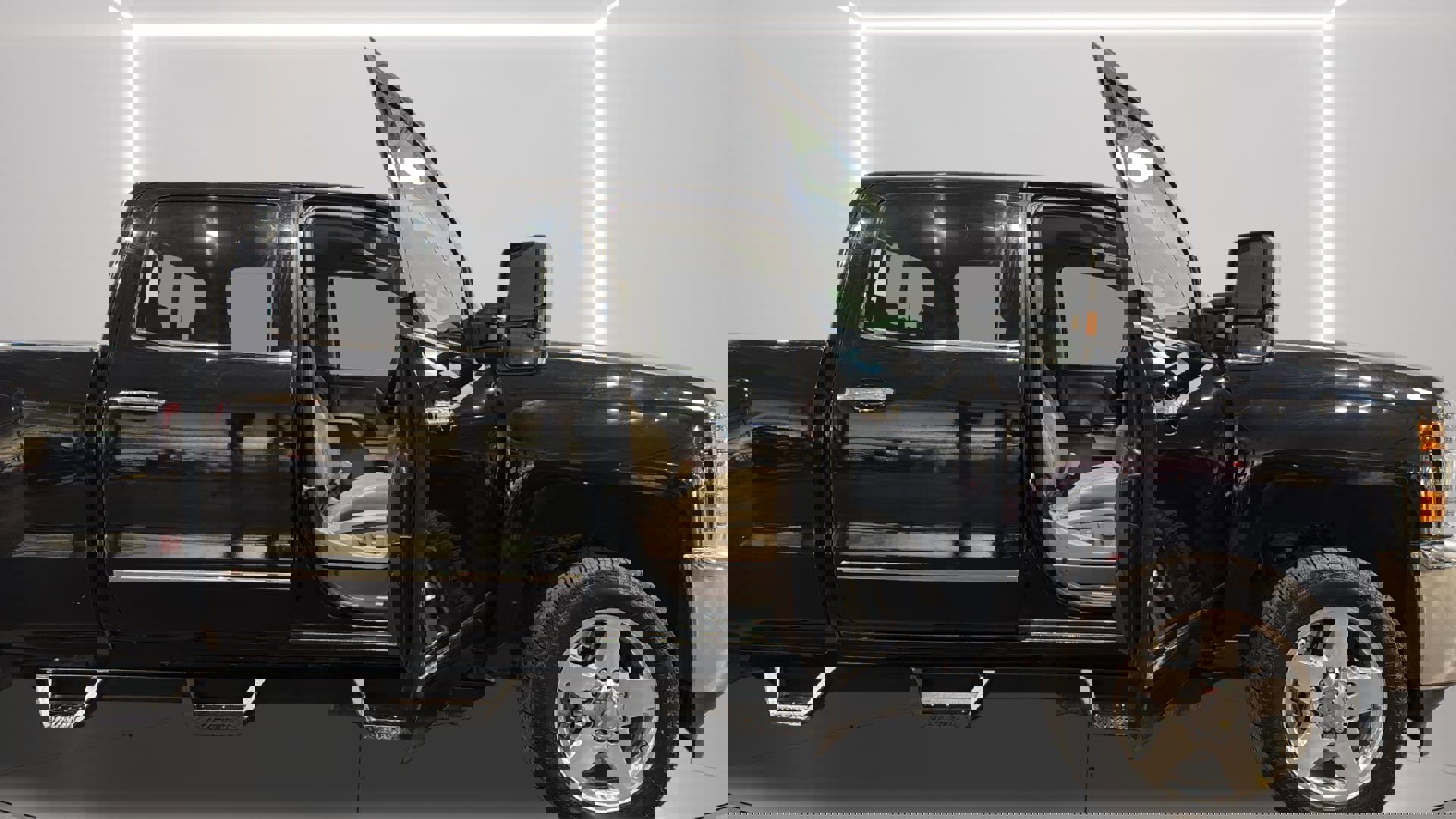 Used 2015 Chevrolet Silverado 2500 LTZ w/ Duramax Plus Package AWD/4WD image 17