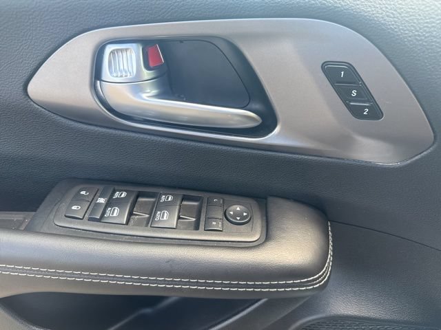 Used 2026 Chrysler Pacifica Select FWD image 21