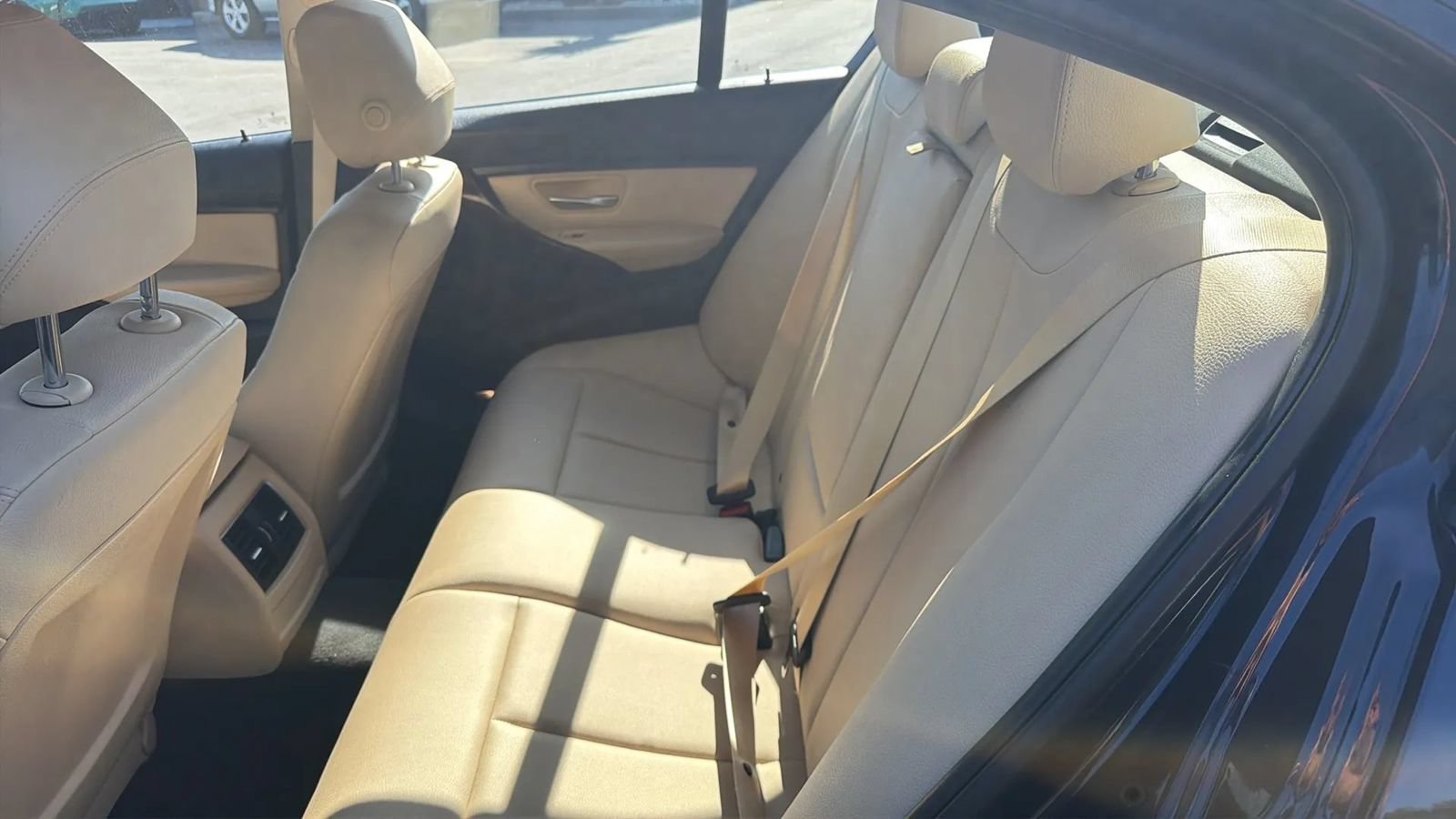 Used 2017 BMW 320i xDrive Sedan AWD/4WD image 9