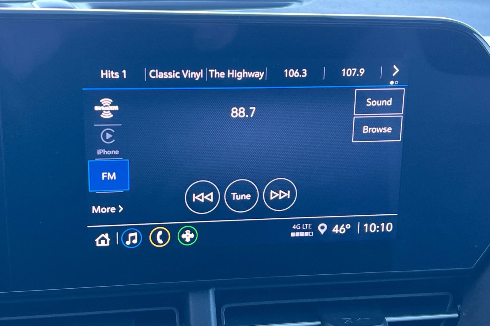 Used 2024 Chevrolet Trax RS w/ Sunroof Package image 19