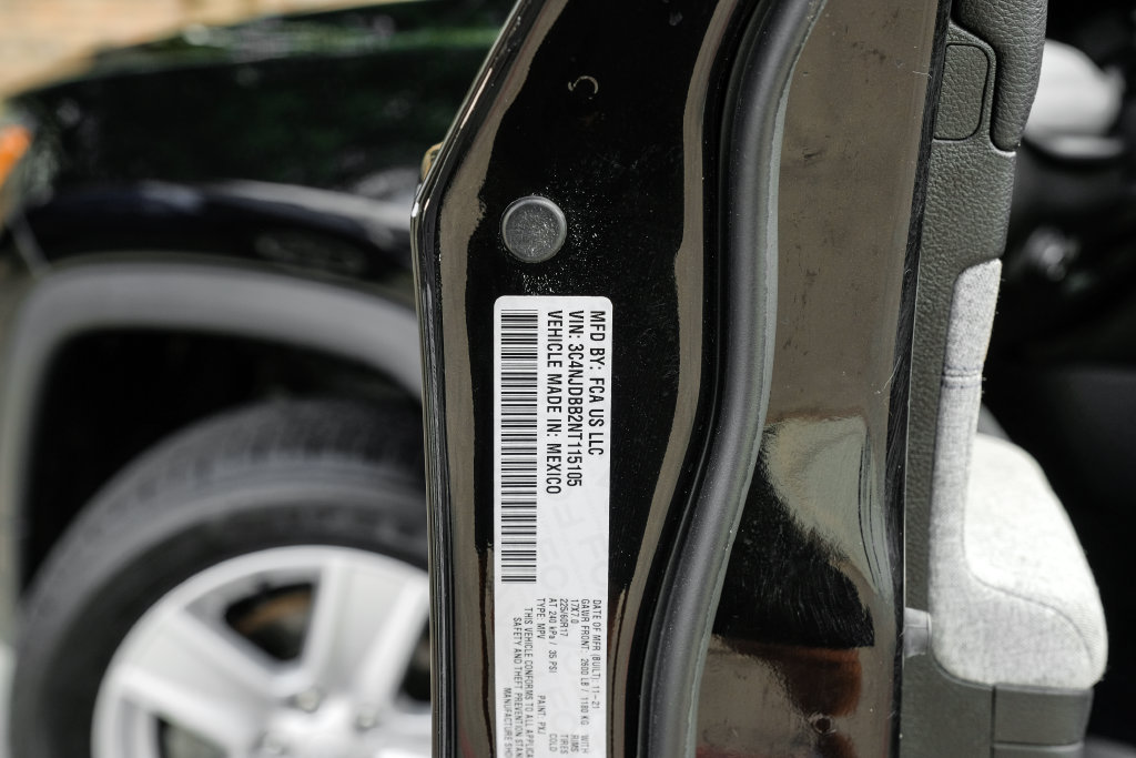 Used 2022 Jeep Compass Latitude AWD/4WD image 70