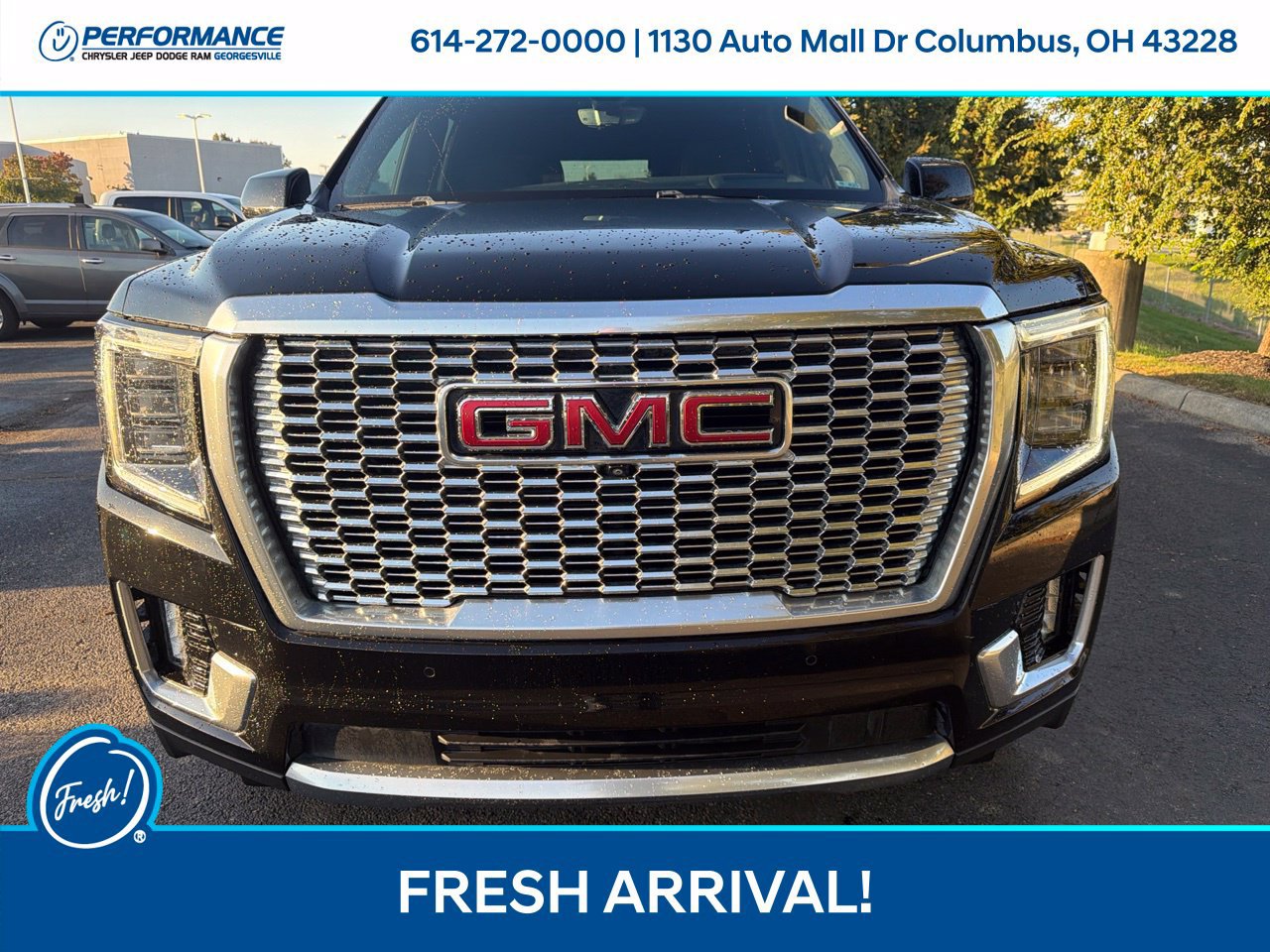 Used 2021 GMC Yukon Denali w/ Denali Premium Package AWD/4WD image 3